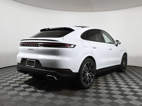 Used 2026 Porsche Cayenne E-Hybrid Coupe AWD/4WD image 7