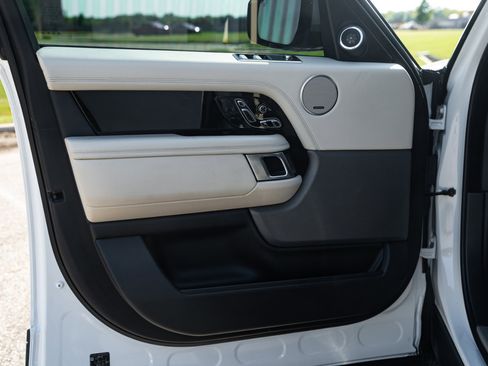 Used 2020 Land Rover Range Rover HSE image 27