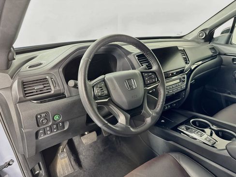 Certified 2024 Honda Ridgeline Black Edition image 9