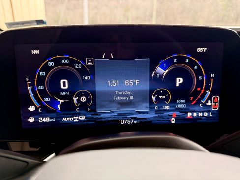 Used 2025 Chevrolet Suburban Premier image 38