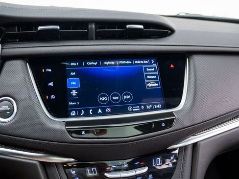 Certified 2026 Cadillac XT5 Sportv w/ LPO, Onyx Lite Package AWD/4WD image 28