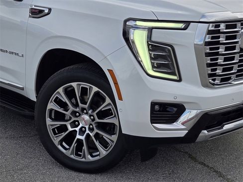 Used 2025 GMC Yukon XL Denali image 9