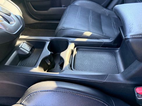 Used 2018 Honda CR-V Touring image 27