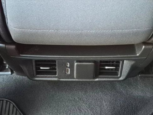 Used 2022 Chevrolet Silverado 1500 LT RWD image 16