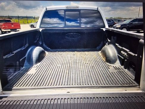 Used 2014 Ford F150 Lariat w/ Equipment Group 502A Luxury RWD image 3