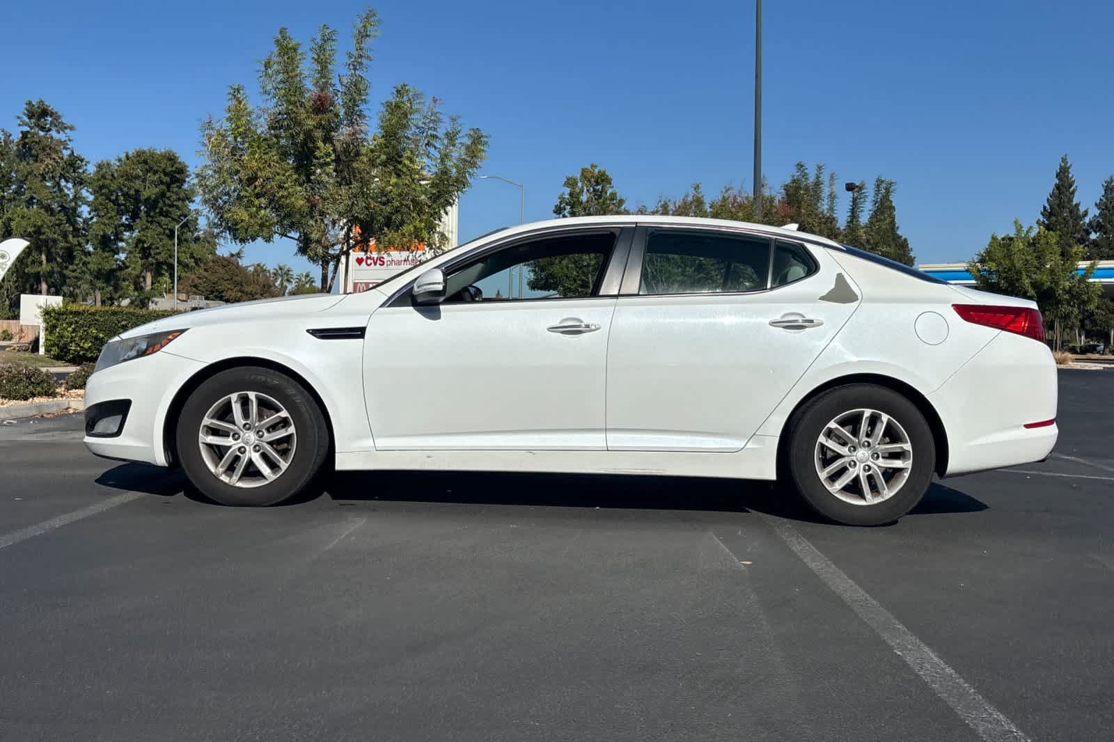 Used 2013 Kia Optima LX FWD image 6