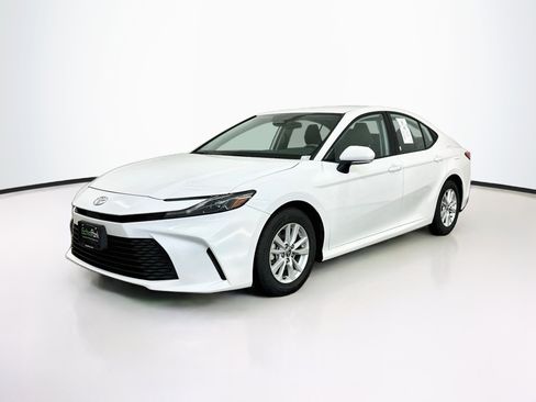 Used 2025 Toyota Camry LE FWD image 3