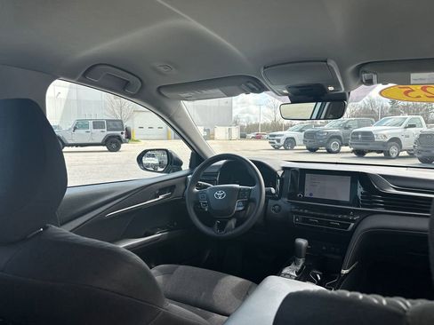 Used 2025 Toyota Camry LE w/ Convenience Package FWD image 30