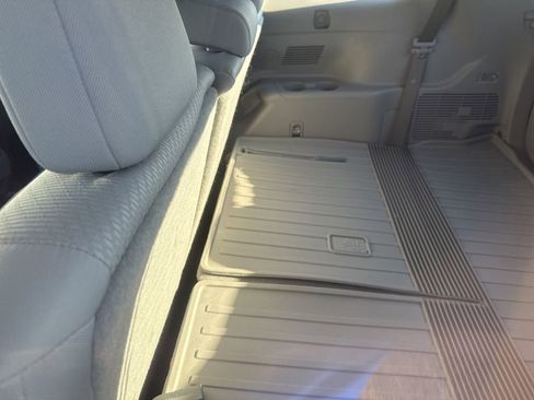 Used 2019 Toyota Highlander LE image 9