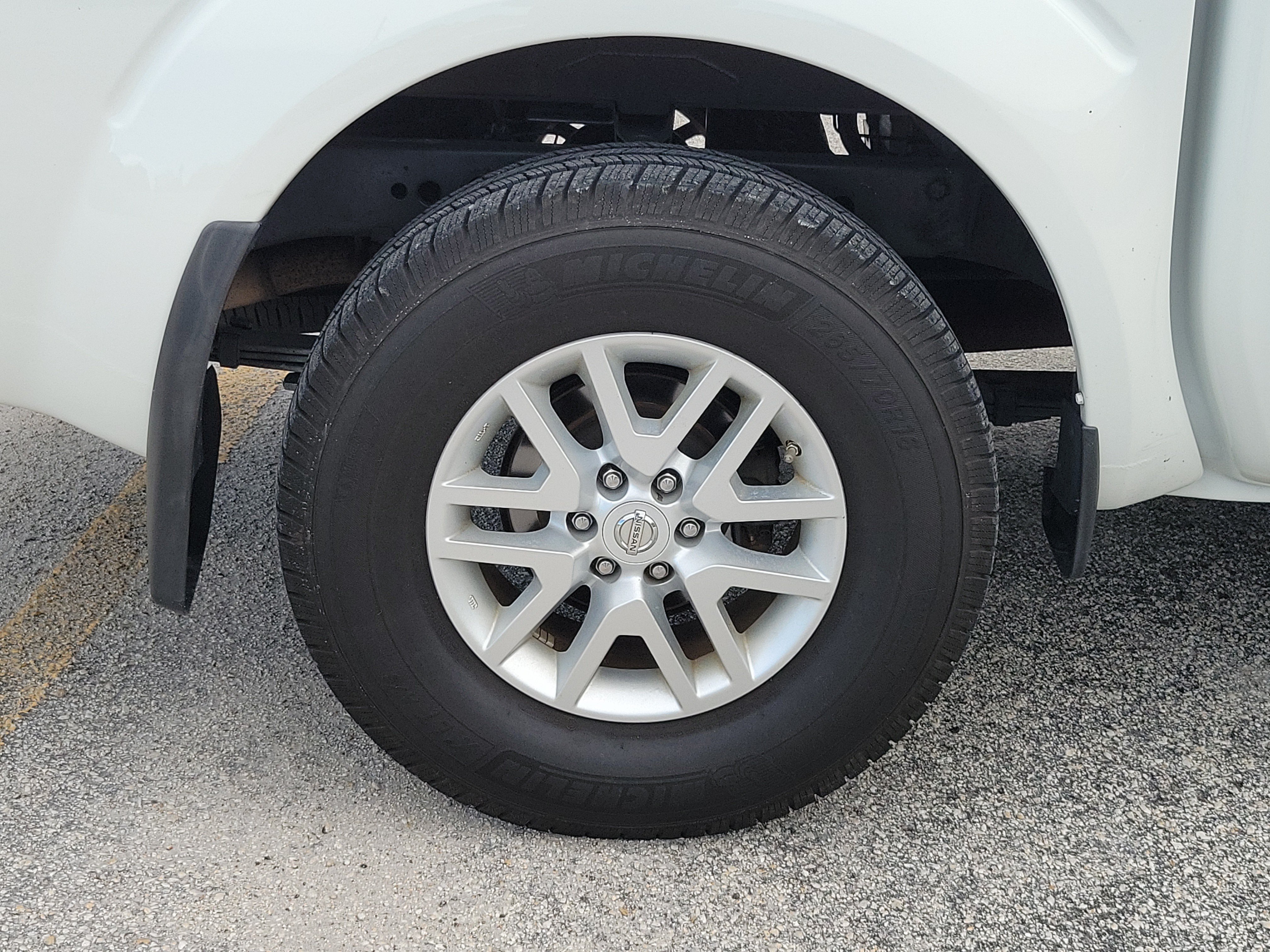 Used 2019 Nissan Frontier SV RWD image 5