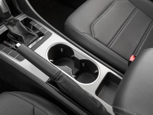 Used 2022 Volkswagen Passat 2.0T image 24