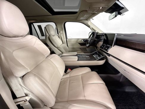 Used 2021 Lincoln Navigator Reserve w/ Luxury Package AWD/4WD image 42