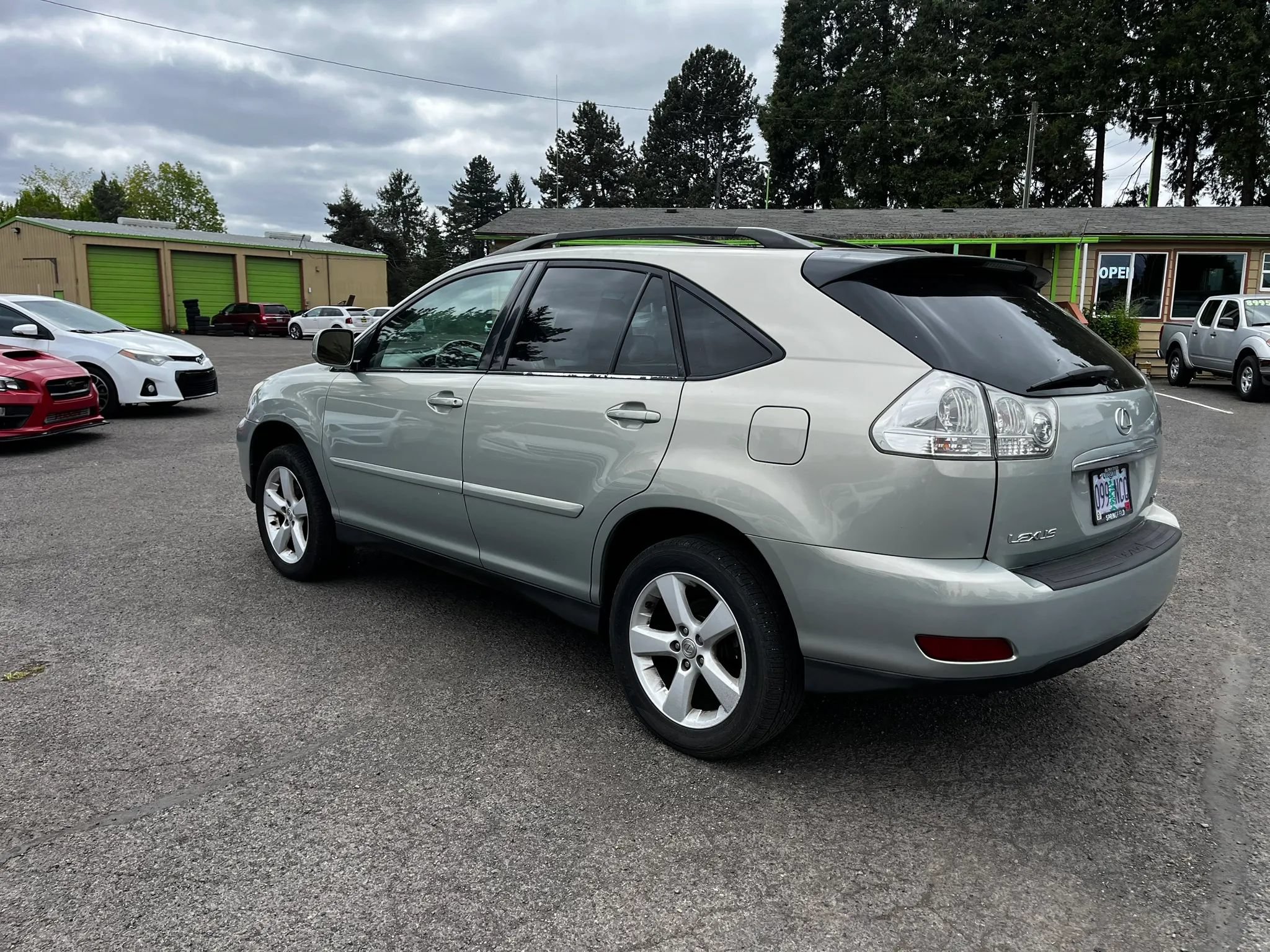 Used 2005 Lexus RX 330 w/ Premium Plus Pkg FWD image 5