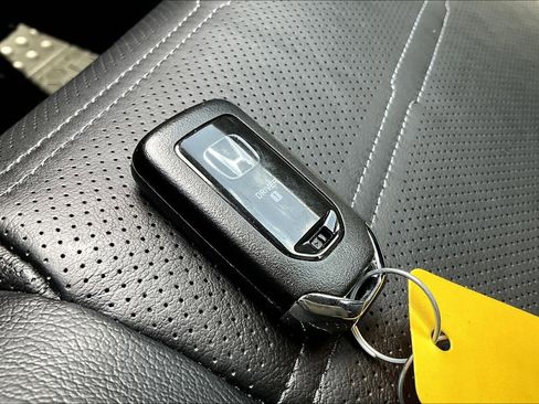 Used 2020 Honda CR-V Touring image 14