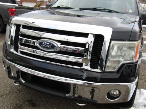 Used 2012 Ford F150 XLT w/ XTR Pkg image 4
