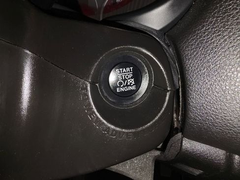 Used 2019 Jeep Renegade Latitude w/ Cold Weather Group AWD/4WD image 20