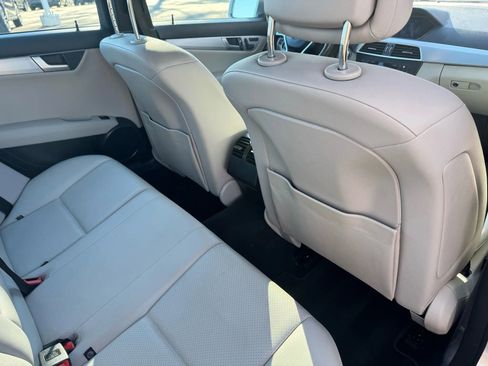 Used 2013 Mercedes-Benz C 250 Sedan image 23