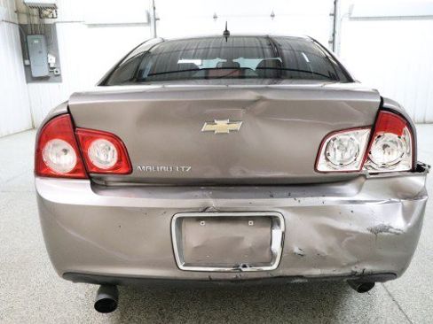 Used 2010 Chevrolet Malibu LTZ w/ HFV6 Engine Package image 8