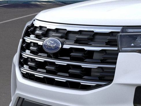 New 2026 Ford Explorer Active w/ Active Comfort Package image 17
