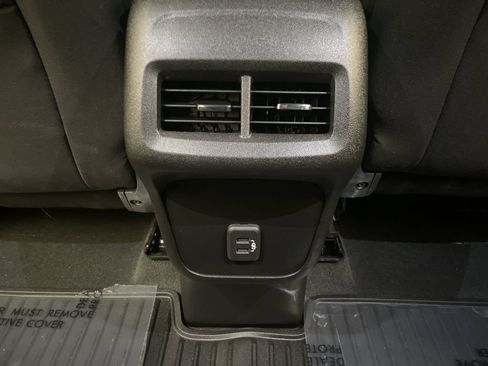 Used 2019 Chevrolet Equinox LT w/ Driver Convenience Package FWD image 14