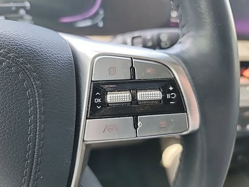 Certified 2024 Kia Telluride EX w/ EX Captain's Chair Package FWD image 19