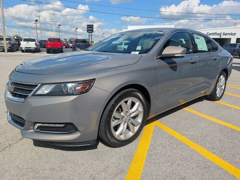 Used 2018 Chevrolet Impala LT w/ Sunroof and Spoiler Package FWD image 3