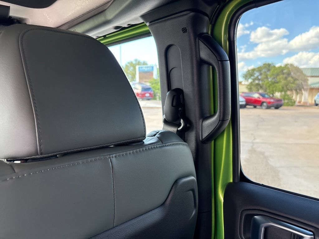 New 2026 Jeep Gladiator Mojave AWD/4WD image 43