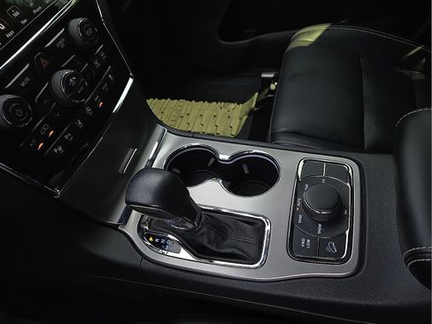 Used 2021 Jeep Grand Cherokee Limited w/ Quick Order Package 28K 80th AWD/4WD image 21