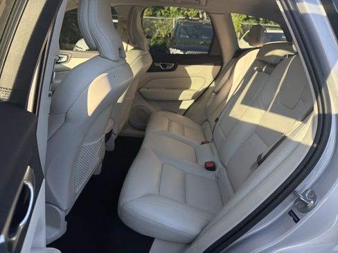 Used 2024 Volvo XC60 B5 Plus w/ Protection Package Premier AWD/4WD image 32