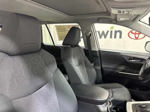 Used 2025 Toyota RAV4 XLE w/ Convenience Package image 10