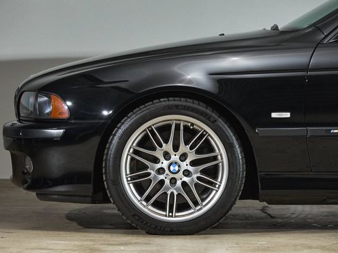 Used 2003 BMW M5 RWD image 25