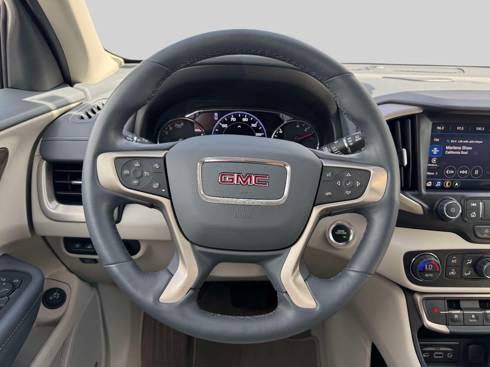 Used 2024 GMC Terrain Denali w/ Denali Premium Package AWD/4WD image 12