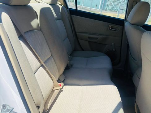 Used 2006 MAZDA MAZDA3 I FWD image 12