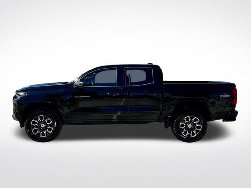 Used 2025 Chevrolet Colorado Z71 w/ Technology Package image 3