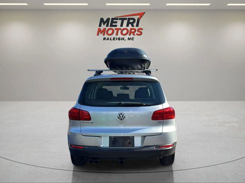Used 2016 Volkswagen Tiguan S image 4