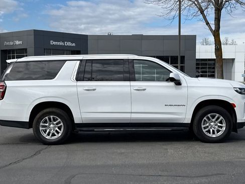 Used 2024 Chevrolet Suburban LT image 3