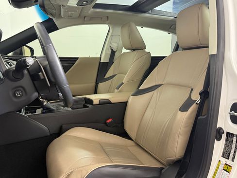 Used 2020 Lexus ES 350 Ultra Luxury w/ Accessory Package 2 image 6