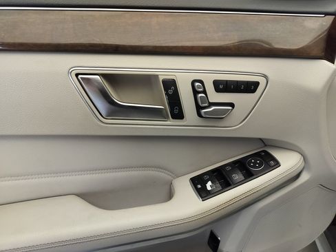 Used 2014 Mercedes-Benz E 350 Sedan image 7