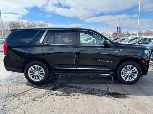 Used 2023 GMC Yukon SLT w/ Max Trailering Package AWD/4WD image 5