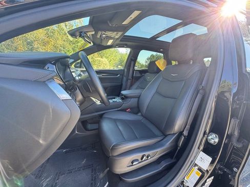 Certified 2025 Cadillac XT5 Premium Luxury image 7