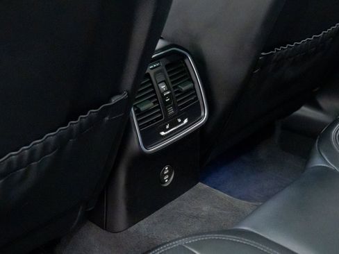 Certified 2024 Porsche Macan Turbo image 19