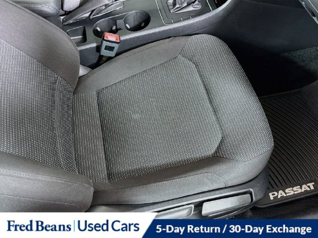 Used 2016 Volkswagen Passat 1.8T S FWD image 37