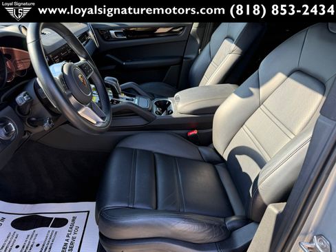 Used 2021 Porsche Cayenne AWD/4WD image 19