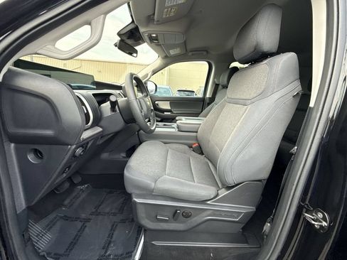 Used 2025 Ford Expedition Active AWD/4WD image 13