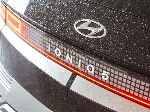 Certified 2022 Hyundai Ioniq 5 Limited image 9