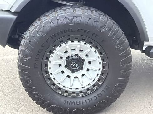 Used 2025 Ford Bronco 4-Door image 9