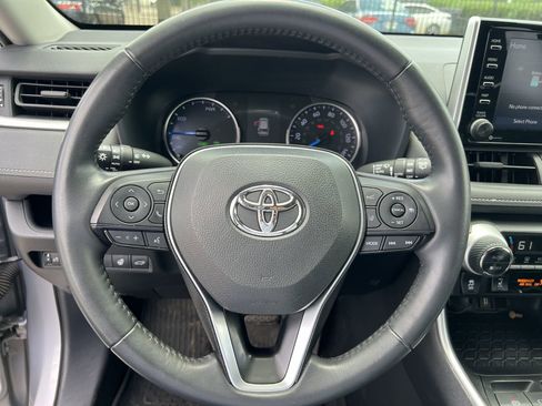 Used 2020 Toyota RAV4 XLE w/ Convenience Package AWD/4WD image 7