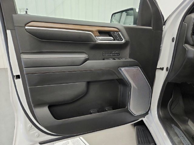 Used 2024 Chevrolet Silverado 1500 High Country w/ High Country Premium Package AWD/4WD image 35