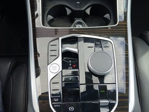 Used 2025 BMW X5 xDrive50e image 22