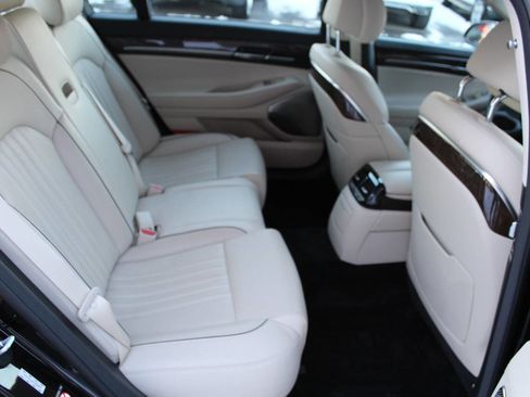 Used 2019 Genesis G90 3.3T Premium image 19